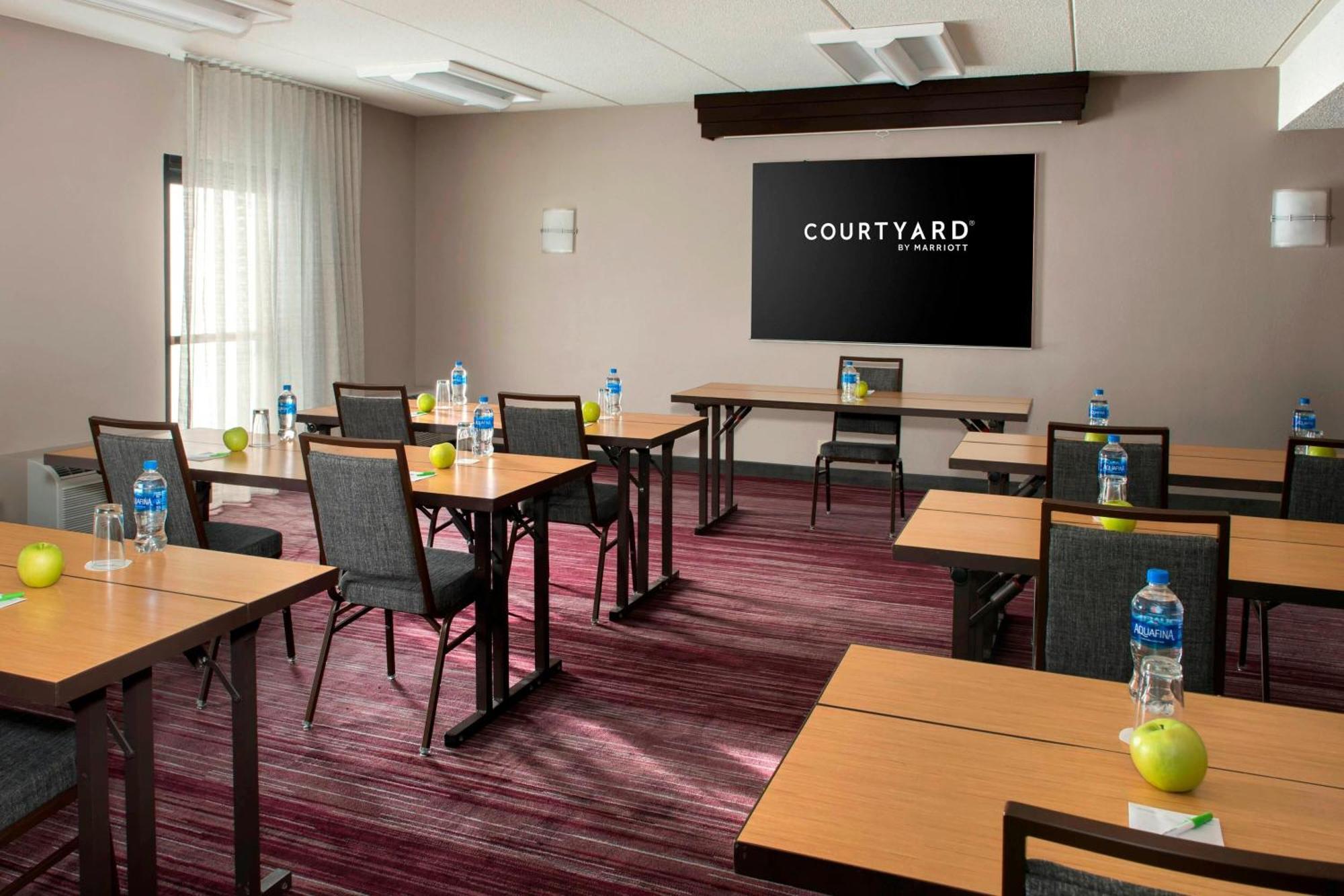 Courtyard By Marriott Poughkeepsie Hotel Kültér fotó